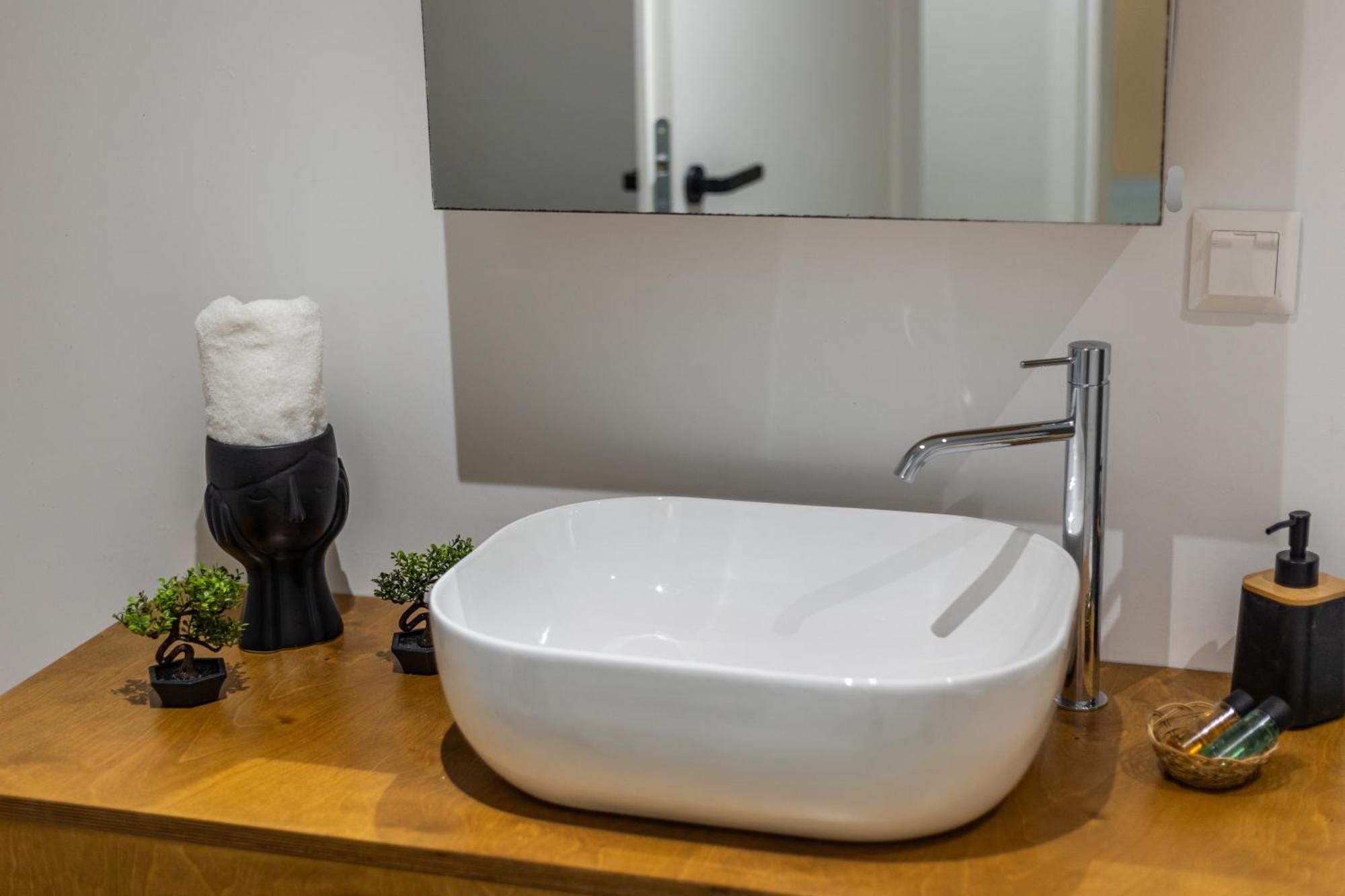 Nisos Apartments, Chania Center Екстер'єр фото