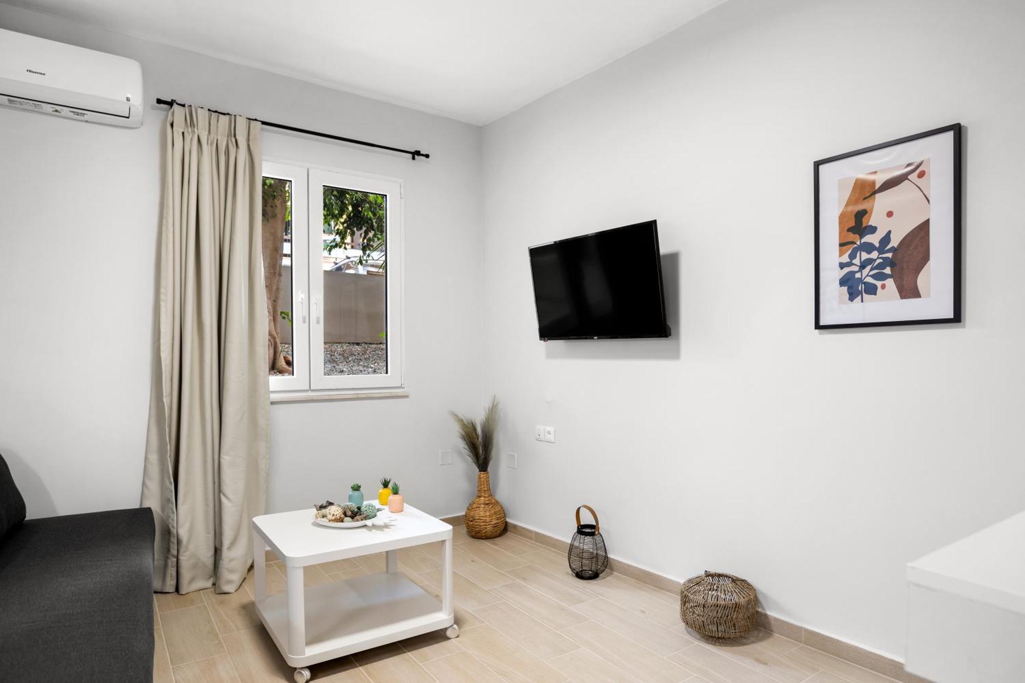 Nisos Apartments, Chania Center Екстер'єр фото